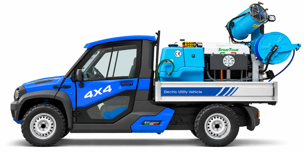 EVI Country 4x4 di EVI Motor con nebulizzatore SprayTeam per trattamenti e interventi professionali sul territorio
